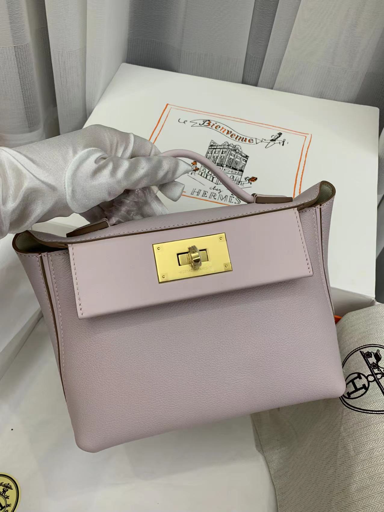 Hermes Kelly Mini 2424 21cm Handbag in Crocus Clemence Leather 